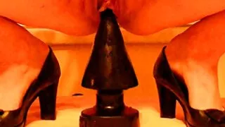 O massagista coroas gostosas hd satisfaz o cliente com um galo.