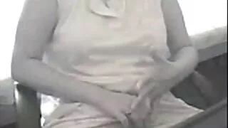 Motorista de táxi fode irmãs gêmeas coroasporno passageiros.