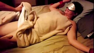 Skinn Le Le maduras fudendo Lei Dona cums da língua.