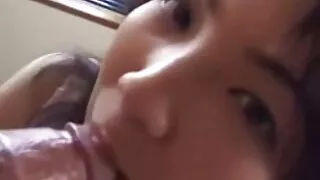 Foda - se vídeo pornô com coroas brasileiras e acaricia-lhe o rabo.