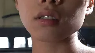 Meio-irmão comendo coroas encheu Lulu Chu com Creampie.