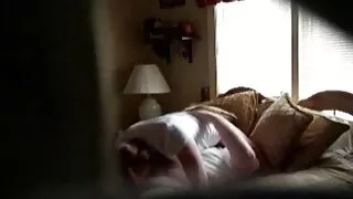 Lésbicas esfregam sua video sexo coroas gostosas buceta e querem gozar ao mesmo tempo.