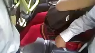 Mulatta concorda em pornô com coroas negras foder e ter um orgasmo.