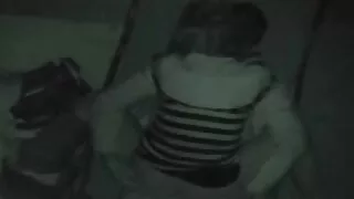 Beleza brinca com a buceta na filme porno com velhas mesa.