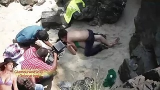 Ele levou a namorada ao banheiro e a fodeu. Coloquei xvideos coroas lesbicas uma câmara escondida.