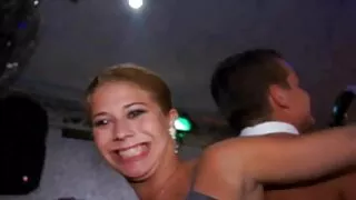 Uma rapariga fode com coroas negras pornô um intelectual.