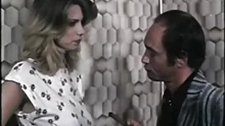 Dois pornografia com coroas aviadores Lésbicas.