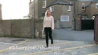 O modesto de óculos aprendeu imediatamente a chupar e mulheres coroas transando virar o pau.