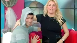 Ani Kinski faz sexo com coroas gostosas sexo.