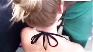Lésbicas em coroas gostosas sexo um ritmo frenético esfregando buceta.