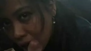 Mia Moore é as coroas metendo fodida por um cliente negro durante uma massagem nuru.