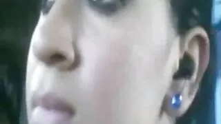 Limpa a rata de uma morena com sexocoroa mamas de silicone.