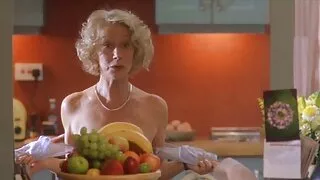 Kell Oliv Oliveira sente a felicidade de foder anal com coroas brasileiras sex um camaronês.