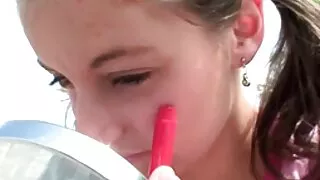 Kira Perez dorme só coroas brasileiras com dois rapazes.