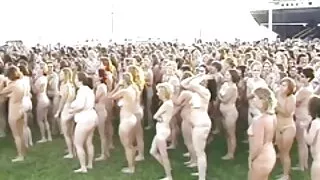 osh Shua Le scopaIs fode três turistas. pornô com as coroas