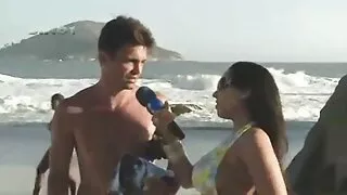 Copulando no coroas velhas sexo sofá na primavera.